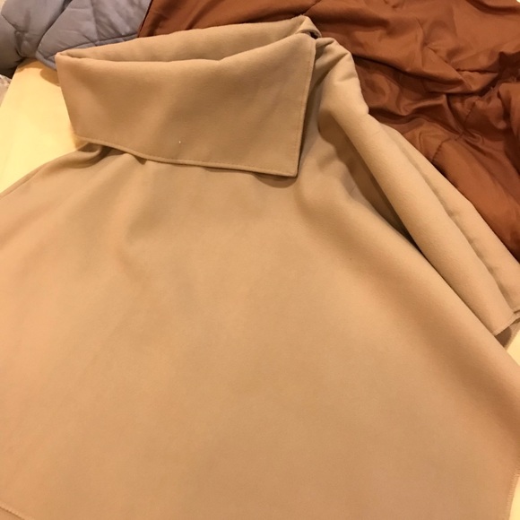 Cape / poncho - Picture 3 of 3